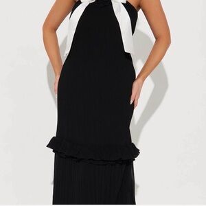 Fashion Nova Elegant Black Maxi Dress with White Accent